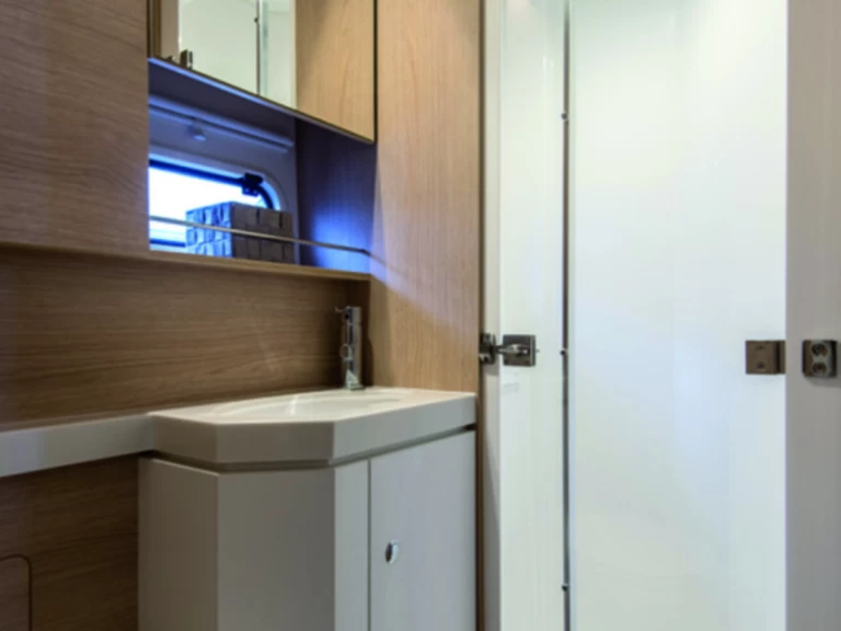 Alquiler de Catamarán, con o sin patrón Bali Playa de Talamanca