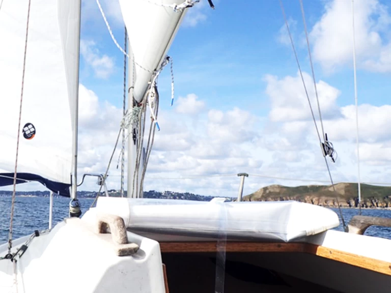 Alquiler de barcos Hendaye barato de Feeling 226