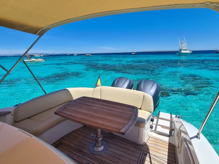 Alquiler de embarcaciones Sessa Marine Key Largo 30 enIbiza (Ciudad) en Samboat