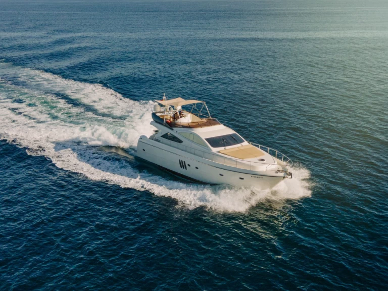 Yate de lujo para alquilar Santa Eulària des Riu al mejor precio