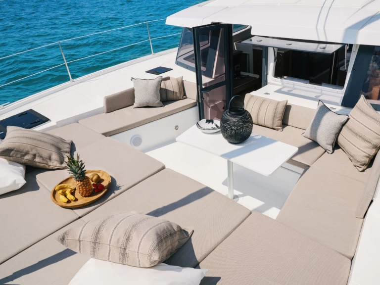 Catamarán para alquilar Barcelona al mejor precio