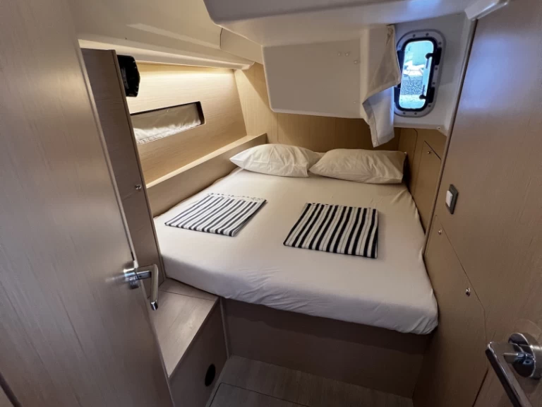 Alquiler de embarcaciones Bénéteau Oceanis 40.1 enSukošan en Samboat