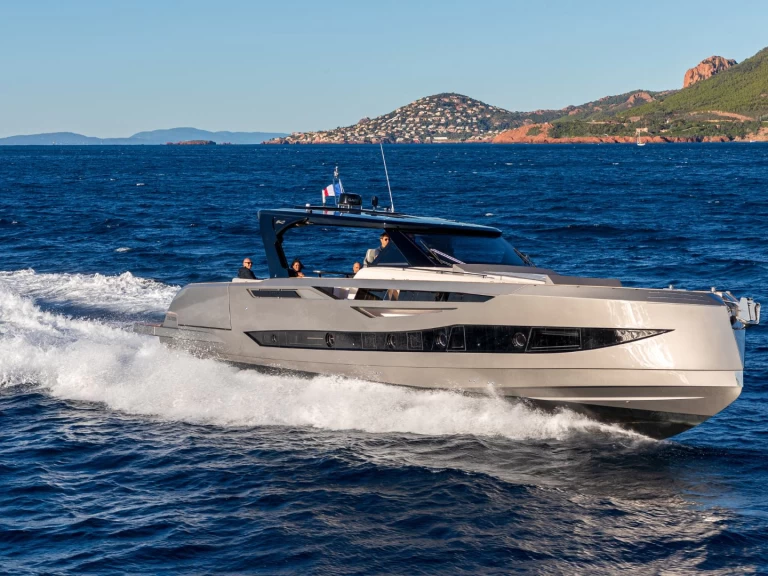 Alquiler de Lancha, con o sin patrón Cayman Saint-Tropez