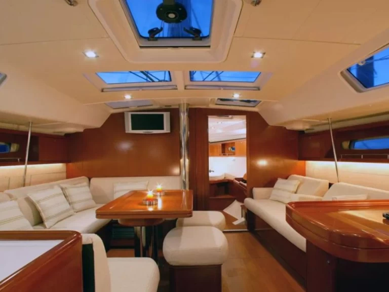 Alquiler de Bénéteau Oceanis 46 en Saint-Cyprien