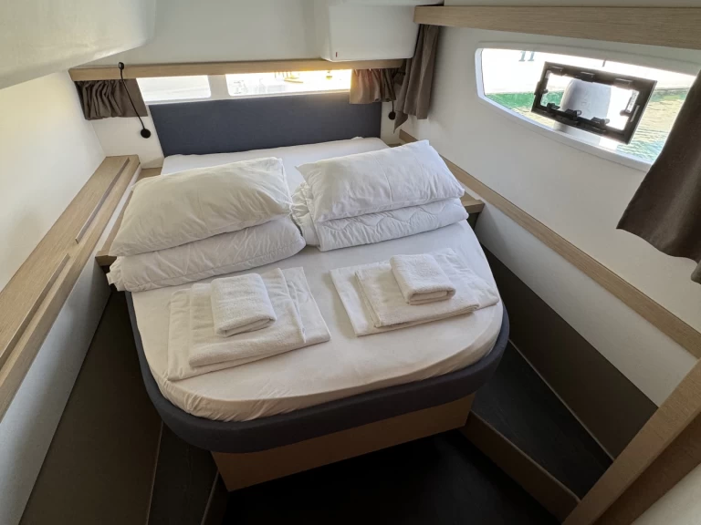 Catamarán para alquilar Sukošan al mejor precio