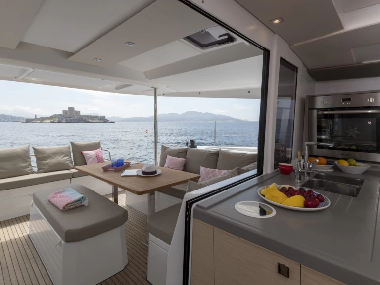 Alquiler Catamarán en Palermo - Fountaine Pajot Astrea 42