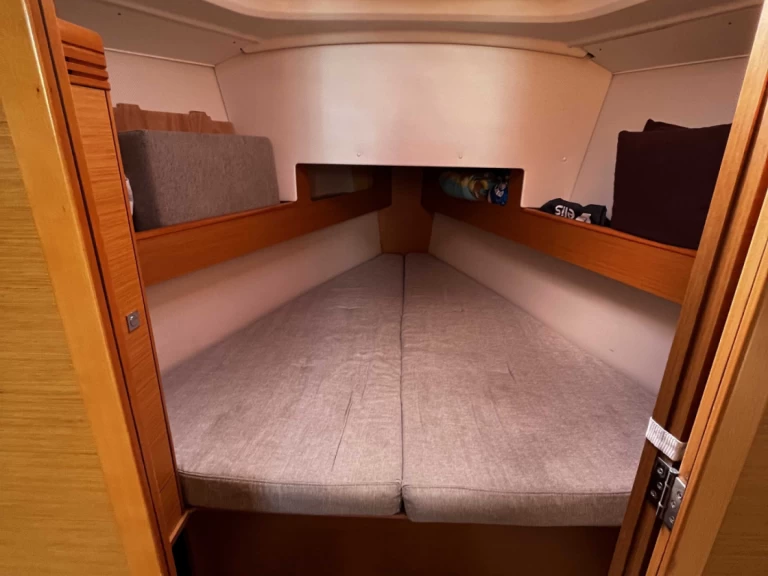 Jeanneau Sun Odyssey 33i de alquiler a Saint-Gilles-Croix-de-Vie