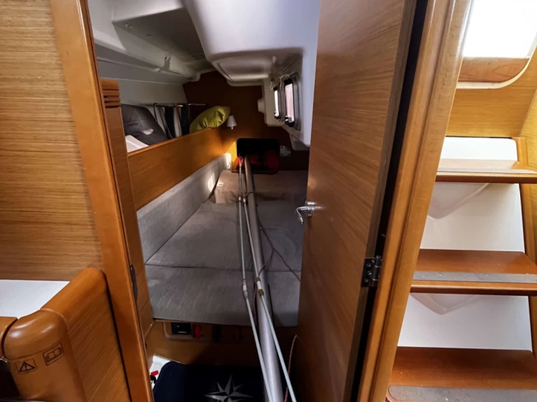 Alquiler de Jeanneau Sun Odyssey 33i en Saint-Gilles-Croix-de-Vie