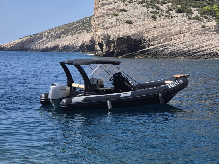 Alquiler de embarcaciones Inception 680 enTrogir en Samboat