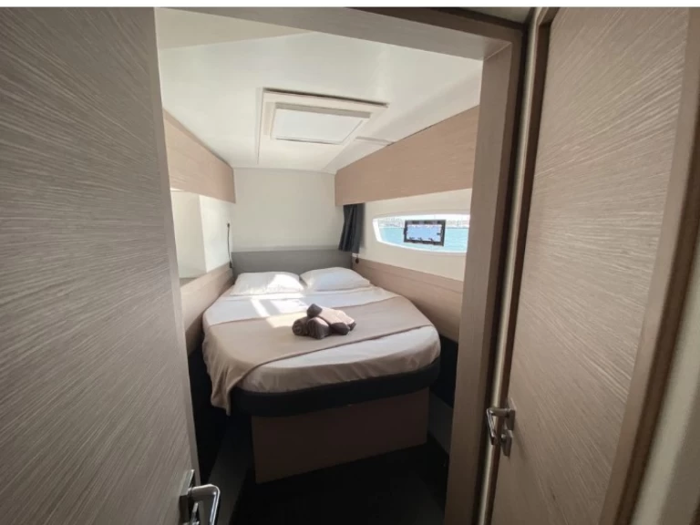 Alquiler de embarcaciones Fountaine Pajot Astrea 42 enAtenas en Samboat