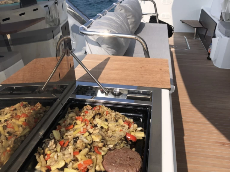 Alquiler Catamarán Fountaine Pajot con o sin  título de navegación