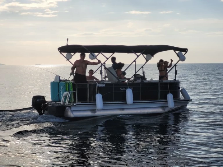 Alquiler de SMAR TLINER PONTON 18 en Port-Louis