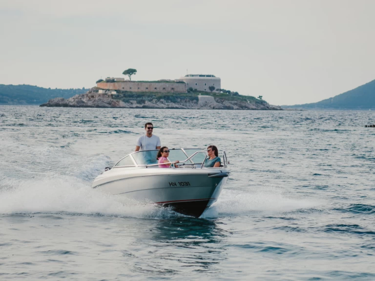 Alquiler de Lancha, con o sin patrón Yamarin Herceg Novi