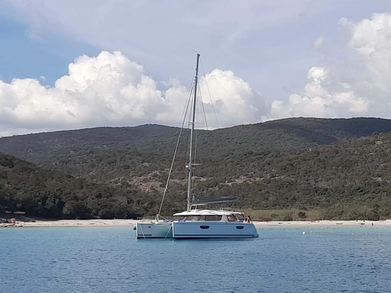 Alquiler de Catamarán, con o sin patrón Fountaine Pajot Tivat