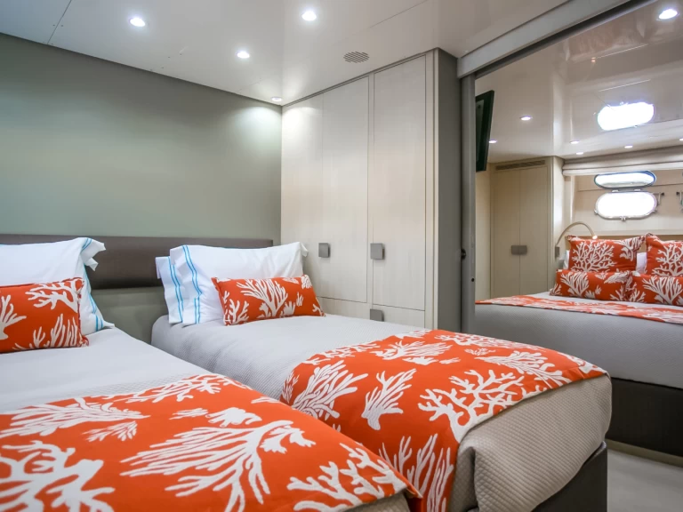 Alquiler Yate de lujo Baglietto con o sin  título de navegación