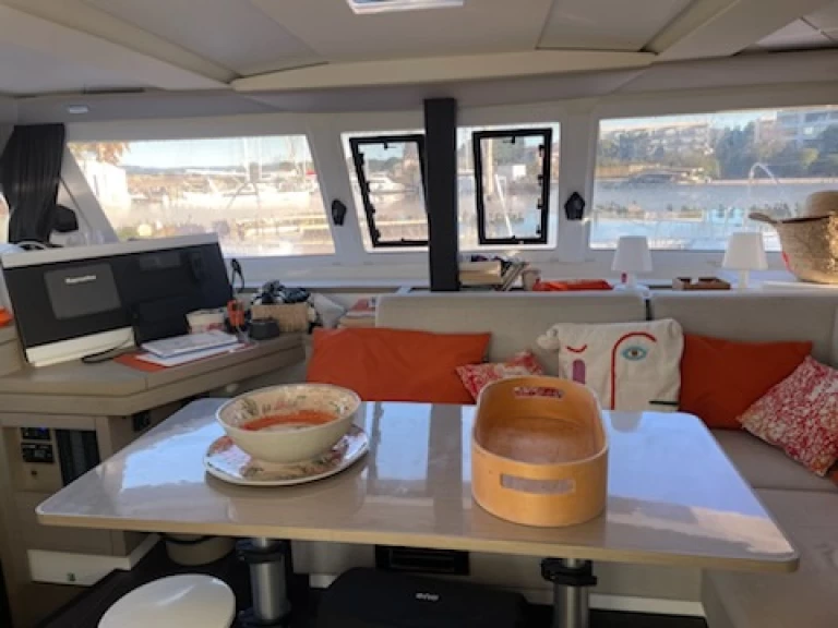 Fountaine Pajot Lucia 40_4 cabins de alquiler a Cogolin