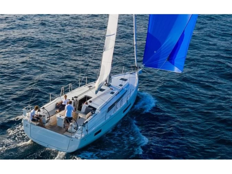 Alquiler Cos - Bénéteau Oceanis 40.1 en SamBoat