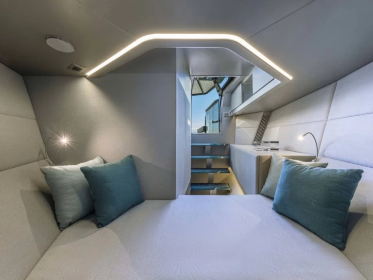 Lancha para alquilar Órmos Bay al mejor precio