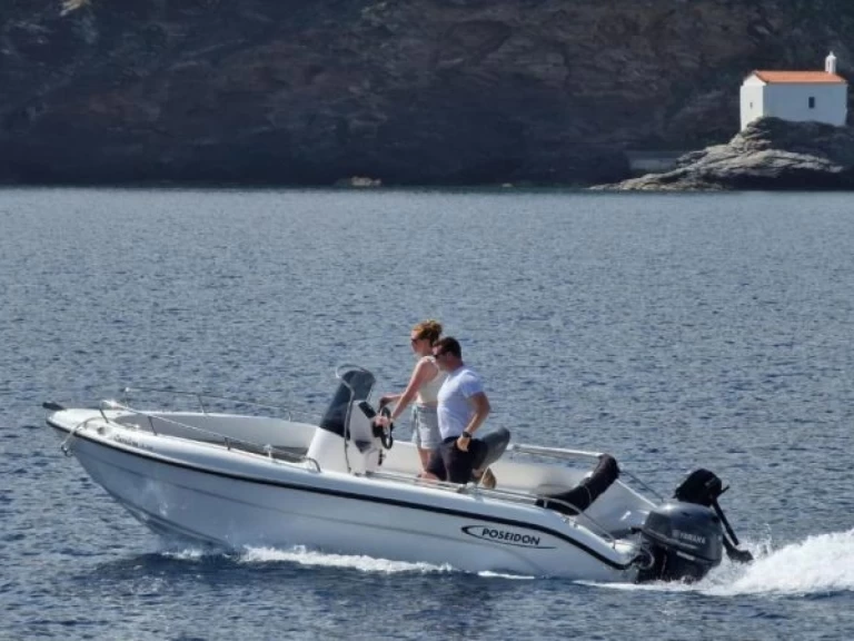 Alquiler de embarcaciones Poseidon Blu Water 170 enAndros en Samboat
