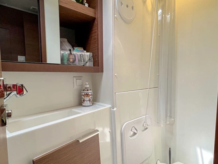 Alquiler de embarcaciones Lagoon Lagoon 40 enSalerno en Samboat