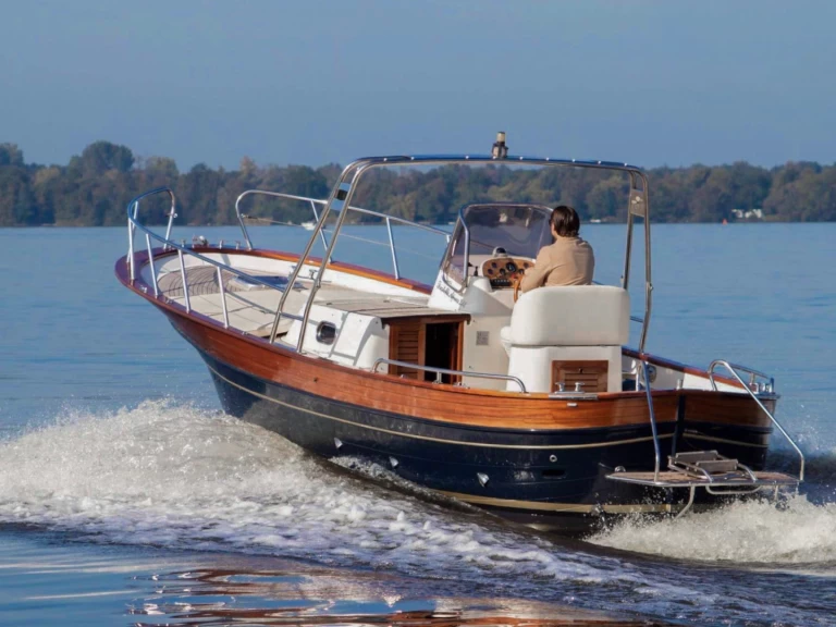 Alquiler de Fratelli Aprea Sorrento 7,50 open cruise en Salerno