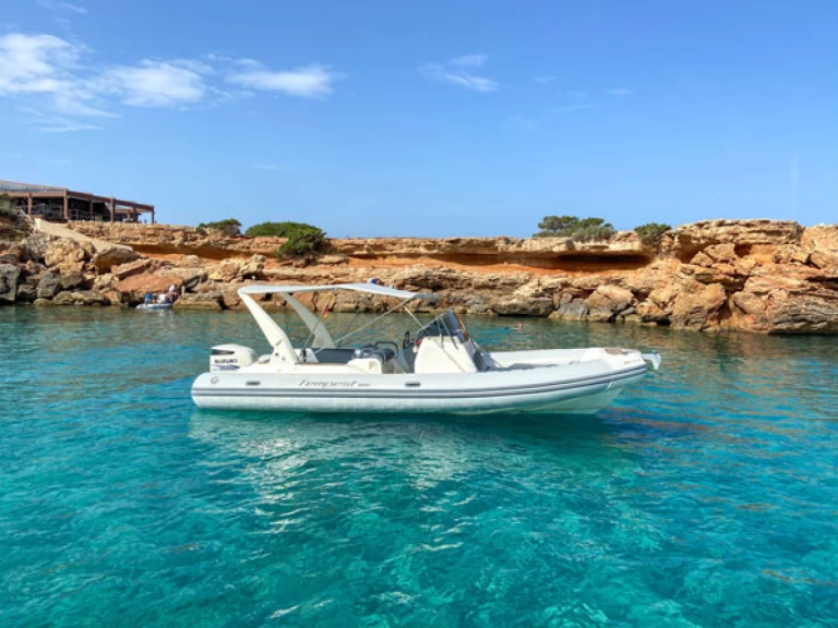 Alquiler Neumática en Mahón - Capelli Tempest 800