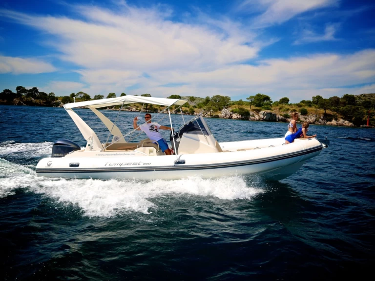 Alquiler de embarcaciones Capelli Tempest 800 enMahón en Samboat