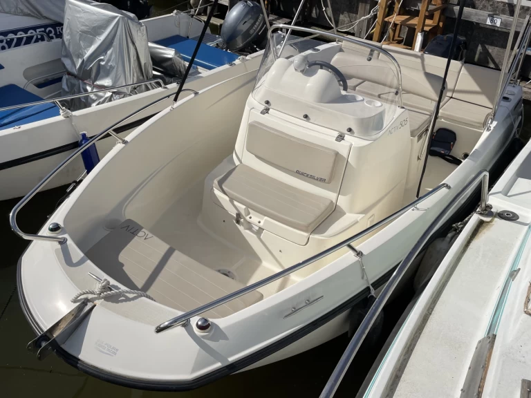 Alquiler de embarcaciones Quicksilver AVTIV505OPEN enMandelieu-la-Napoule en Samboat