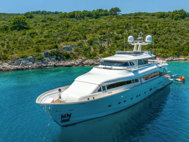 Alquiler de Yate de lujo, con o sin patrón Ferretti Kaštel Gomilica