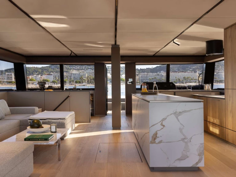 Alquiler Yate de lujo Moon Yacht con o sin  título de navegación