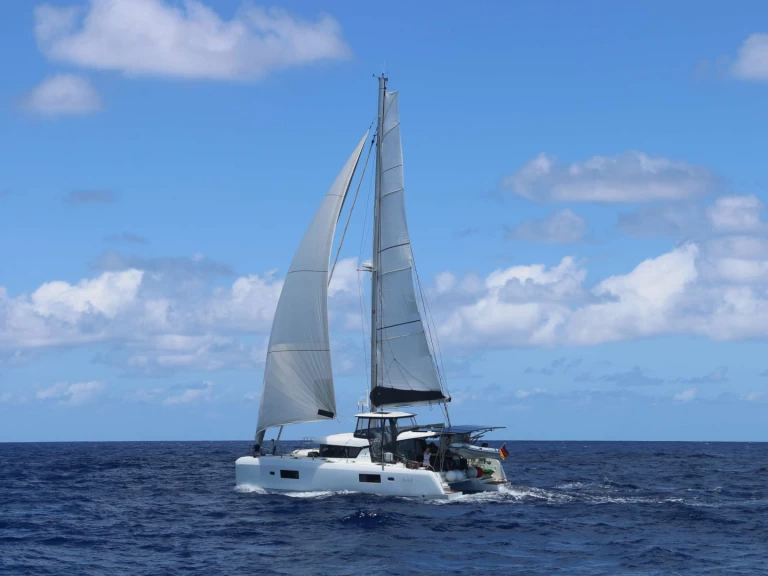 Alquiler Yate de lujo en San Martín - Lagoon VITAMIN SEA