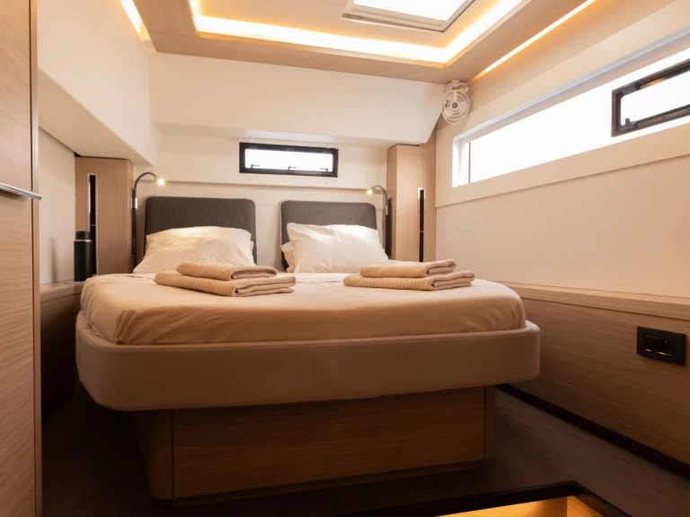 Alquiler de Catamarán, con o sin patrón Lagoon Cugnana Verde