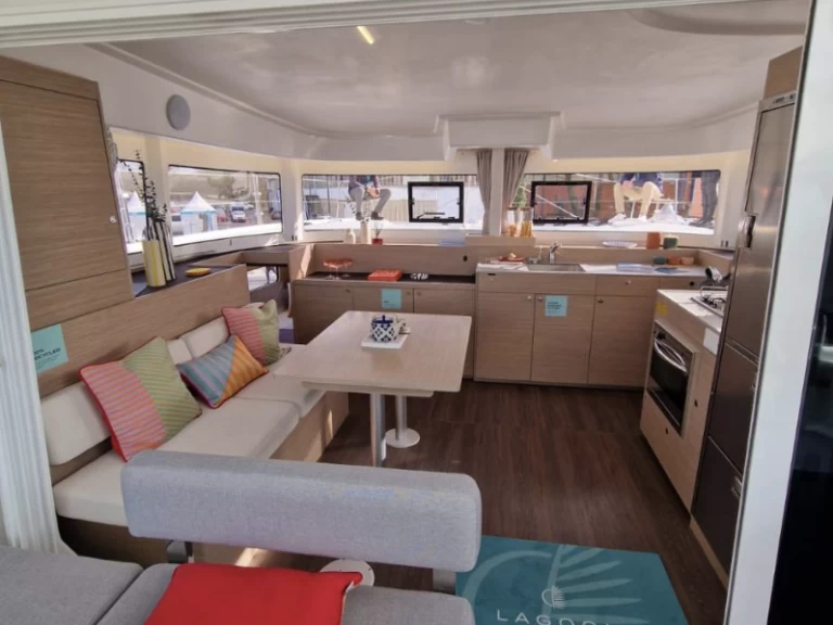 Alquiler Catamarán Lagoon con o sin  título de navegación