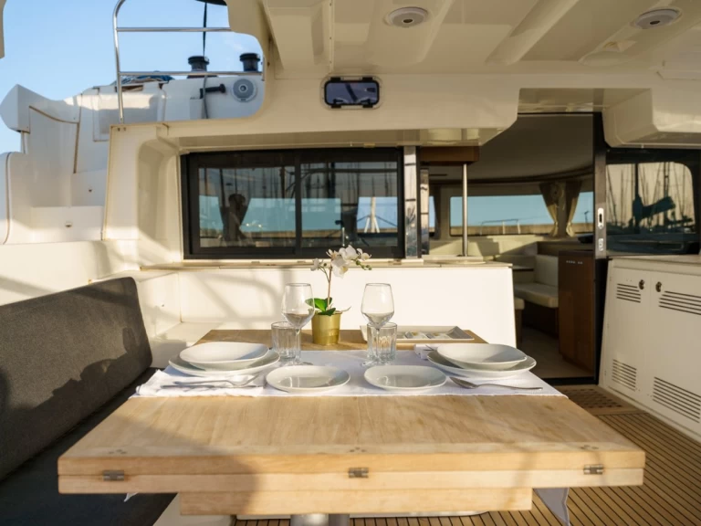 Alquiler de Lagoon Lagoon 46 en Portisco