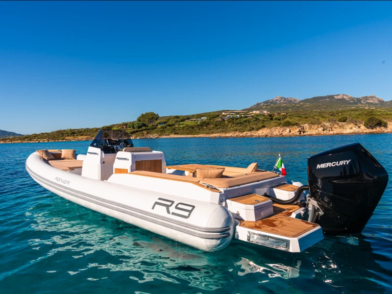 Renier Renier R9 Tourer de alquiler a Porto Rotondo