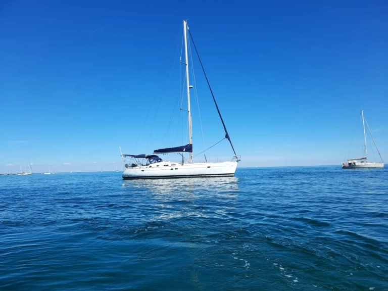 Alquiler de Velero, con o sin patrón Bénéteau Arzon