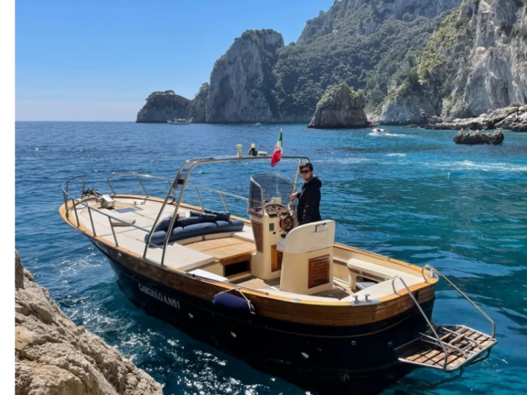 Alquiler Lancha en Capri Port - Fratelli Aprea Sorrento 7,50 open cruise