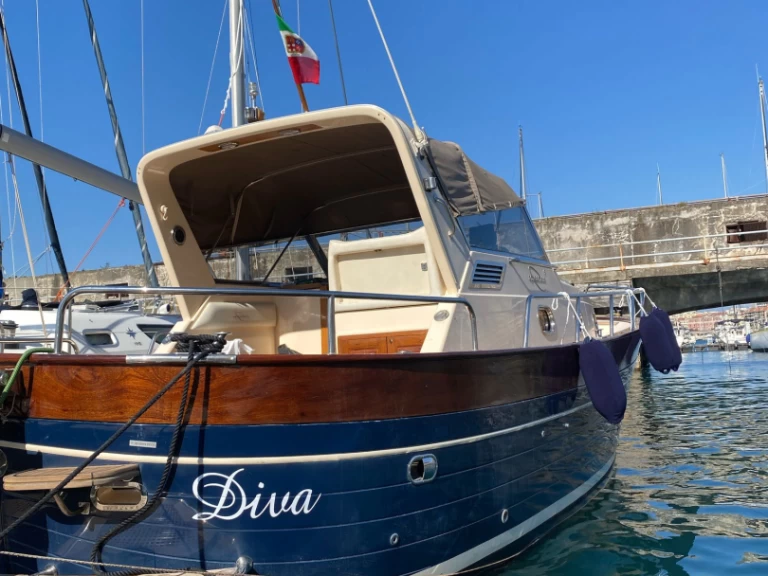 Alquiler Lancha Apreamare con o sin  título de navegación