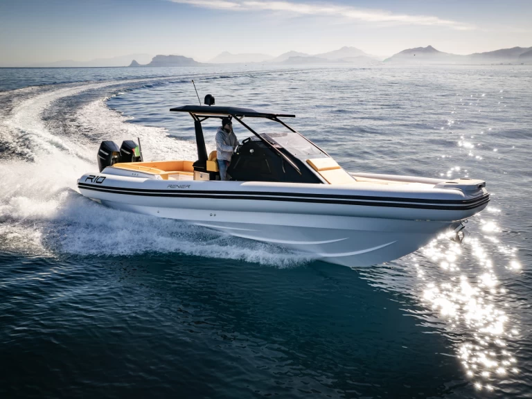 Alquiler de barcos Porto Rotondo barato de Renier R10 Cabin Tourer