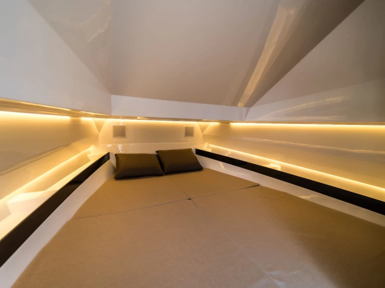 Alquiler Neumática en Porto Rotondo - Renier Renier R10 Cabin Tourer