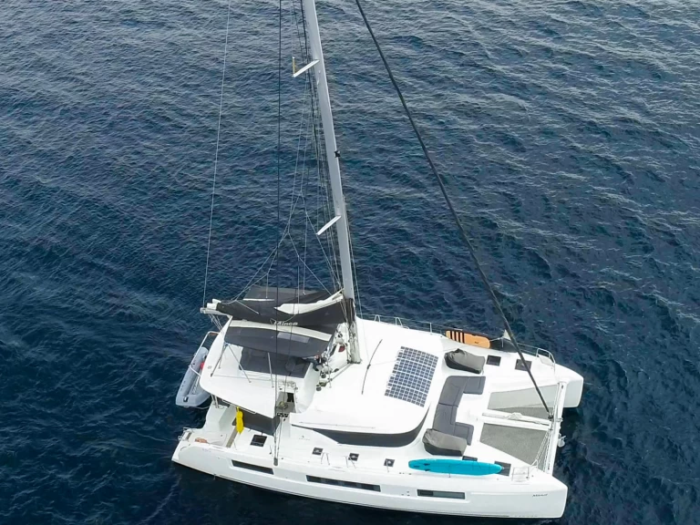 Catamarán para alquilar Álimos al mejor precio