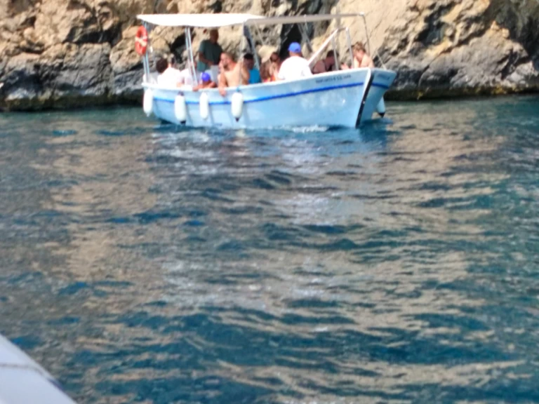Lancha para alquilar Palaiokastrítsa al mejor precio