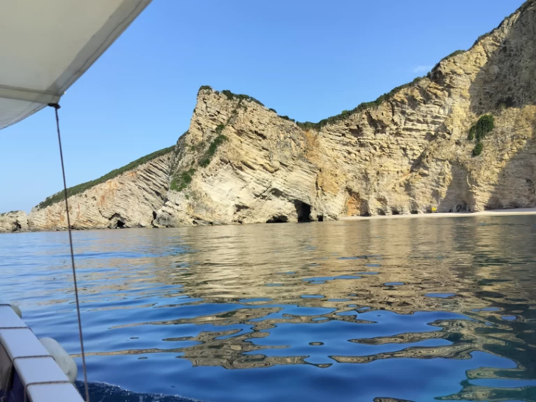 Alquiler Lancha Greek Brand con o sin  título de navegación