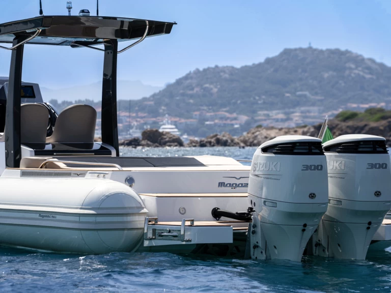 Alquiler de embarcaciones Magazzu MX 11 Coupé enPorto Rotondo en Samboat