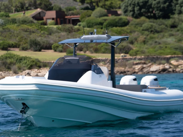 Alquiler Neumática Magazzu con o sin  título de navegación