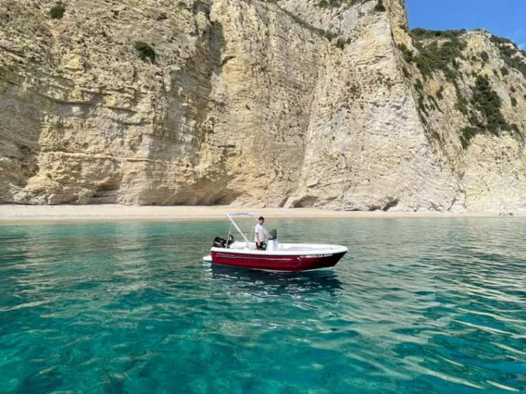 Lancha para alquilar Palaiokastrítsa al mejor precio