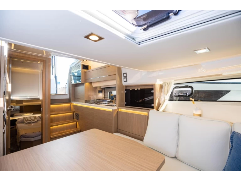 Alquiler de embarcaciones Bénéteau Cap Camarat 12.5WA enPort Grimaud en Samboat