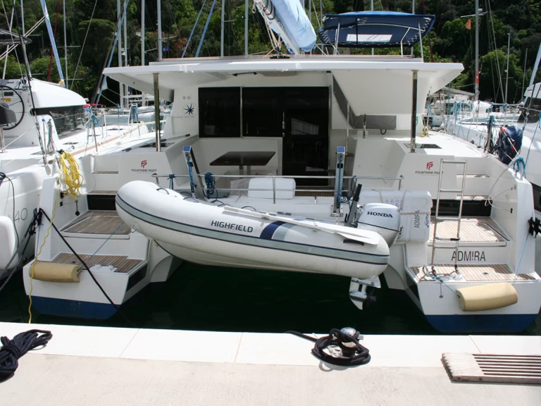 Alquiler de embarcaciones Fountaine Pajot Lucia 40 enSeget Donji en Samboat