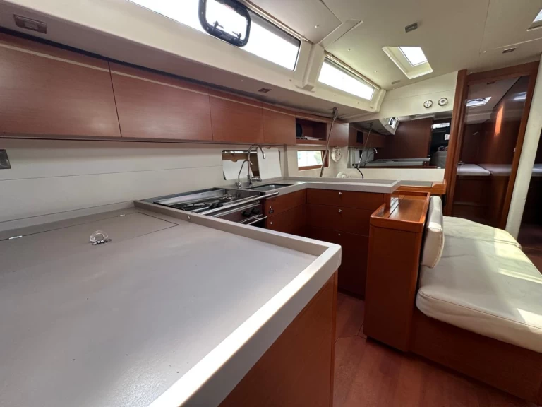 Alquiler de embarcaciones Bénéteau Oceanis 51.1 enÁlimos en Samboat