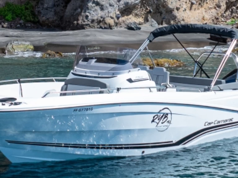 Alquiler de barcos Fort-de-France barato de Cap Camarat 7.5 CC Serie 3